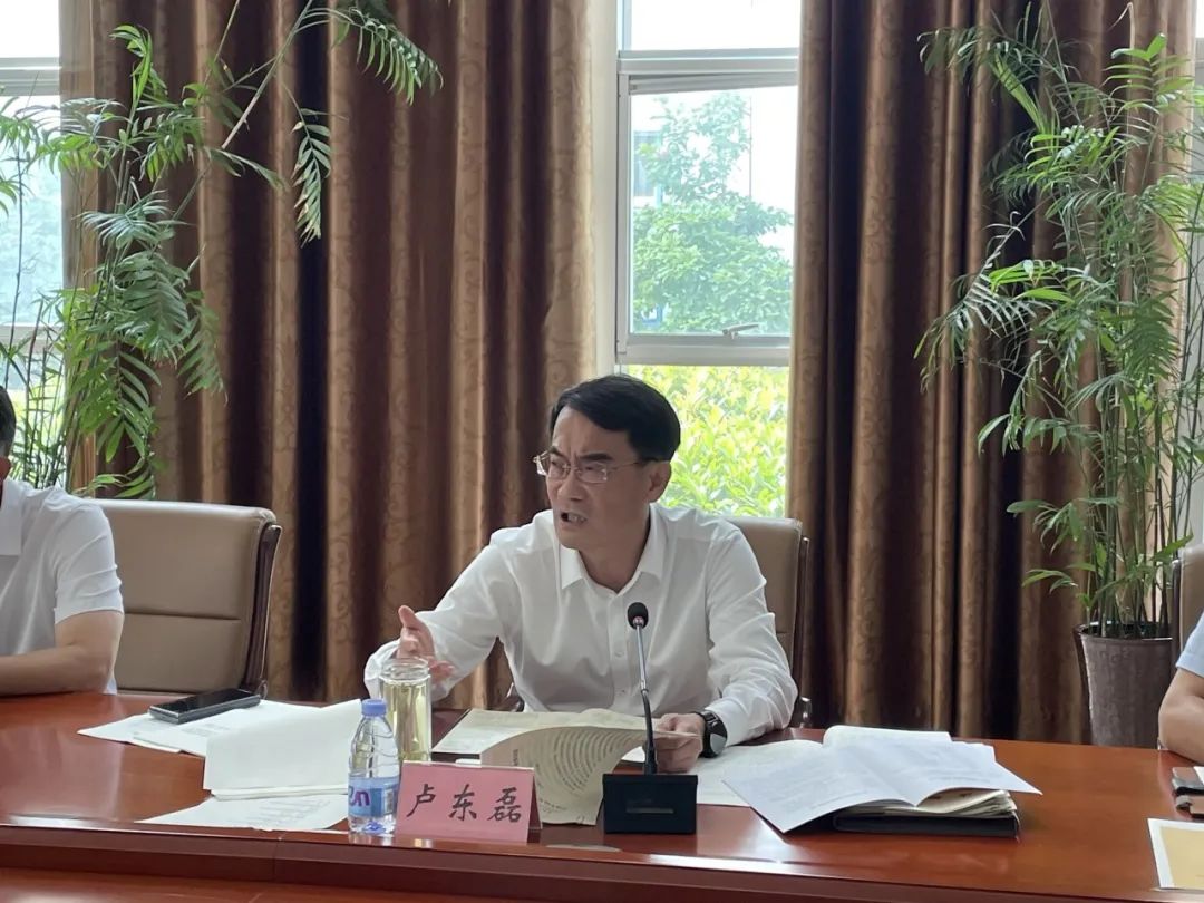 經(jīng)開(kāi)區(qū)工委管委在潔晶開(kāi)展生物化工園區(qū)化工企業(yè)安全生產(chǎn)交流座談會(huì) 經(jīng)開(kāi)區(qū)工委管委在潔晶開(kāi)展生物化工園區(qū)化工企業(yè)安全生產(chǎn)交流座談會(huì)